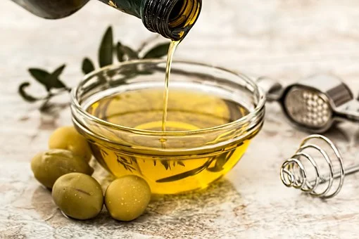 olive-oil-968657__340-food-edible
